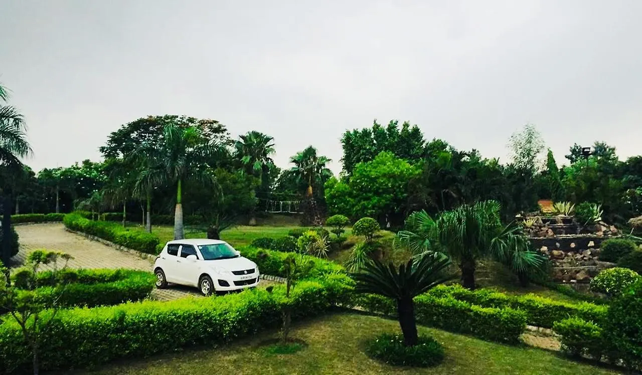 Kingfishers Aravali Resort 古尔冈